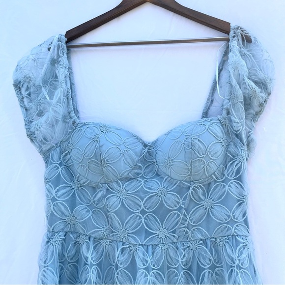 LULUS | NWT XL EXCEEDINGLY ELEGANT BLUE FLORAL APPLIQUÉ BUSTIER MIDI DRESS - Picture 9 of 11